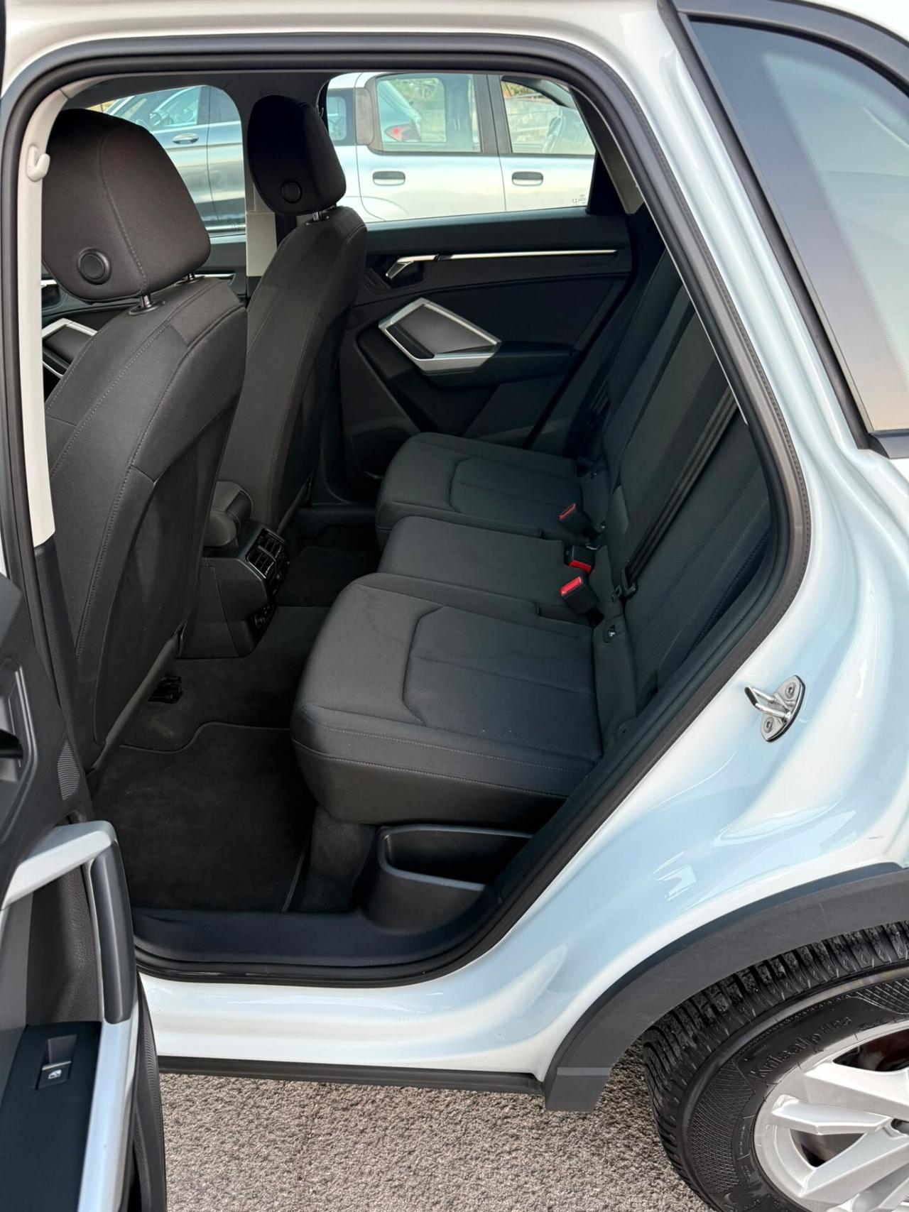 Audi Q3 35 TDI S tronic Business Advanced