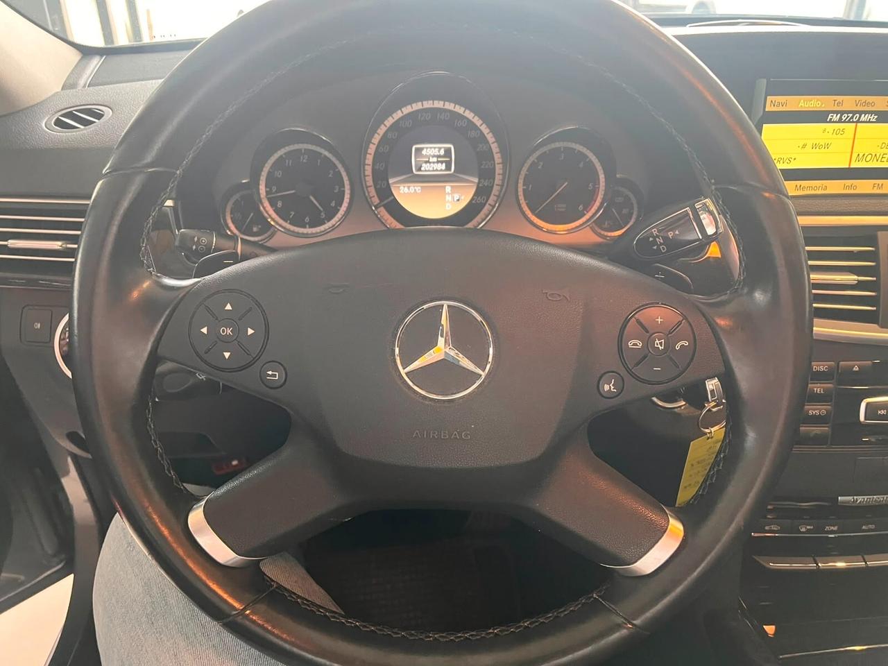 Mercedes-benz E 250 CDI BlueEFFICIENCY Avantgarde