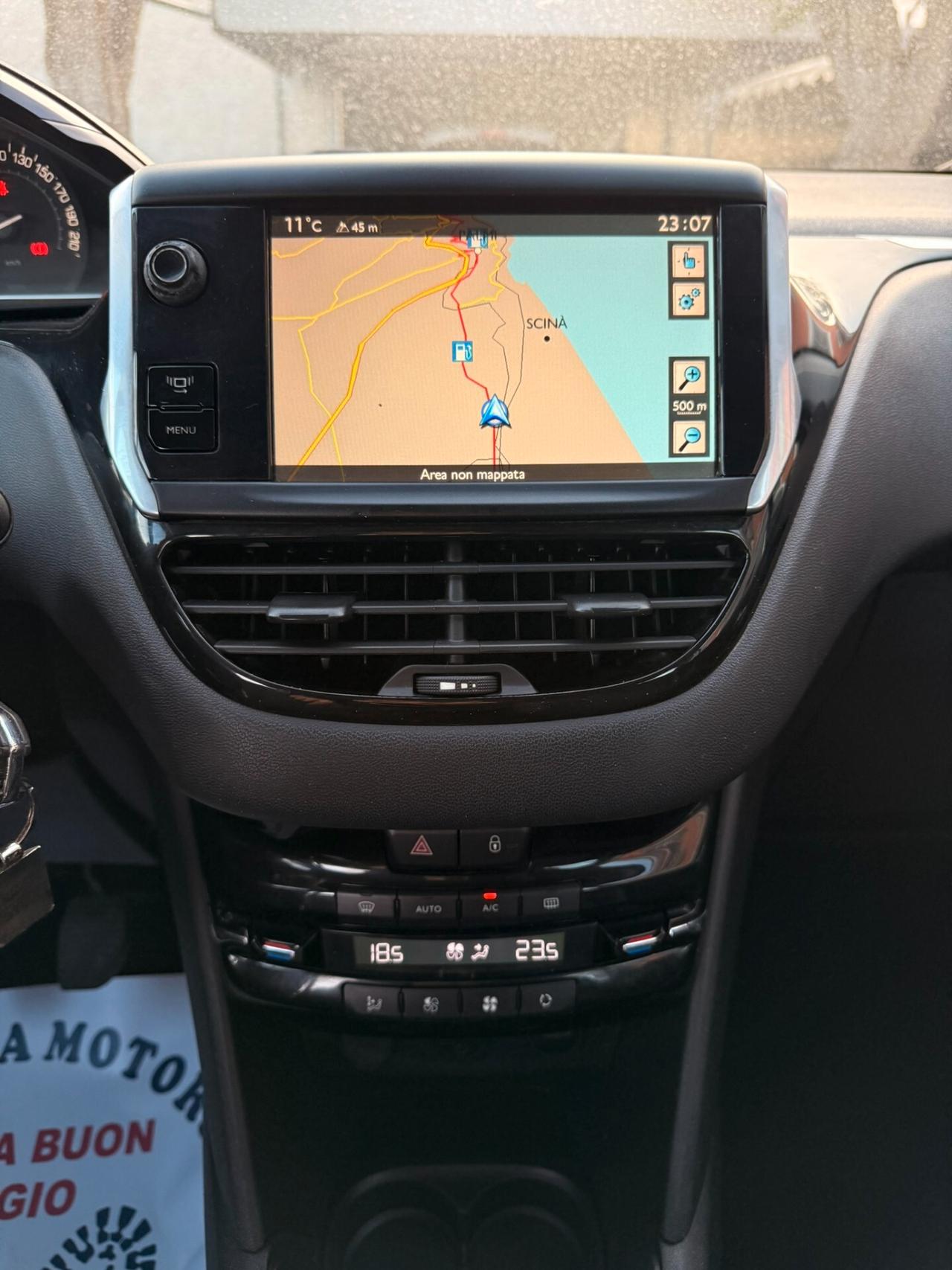 Peugeot 208 1.4 HDi 68CV Allure - 2013