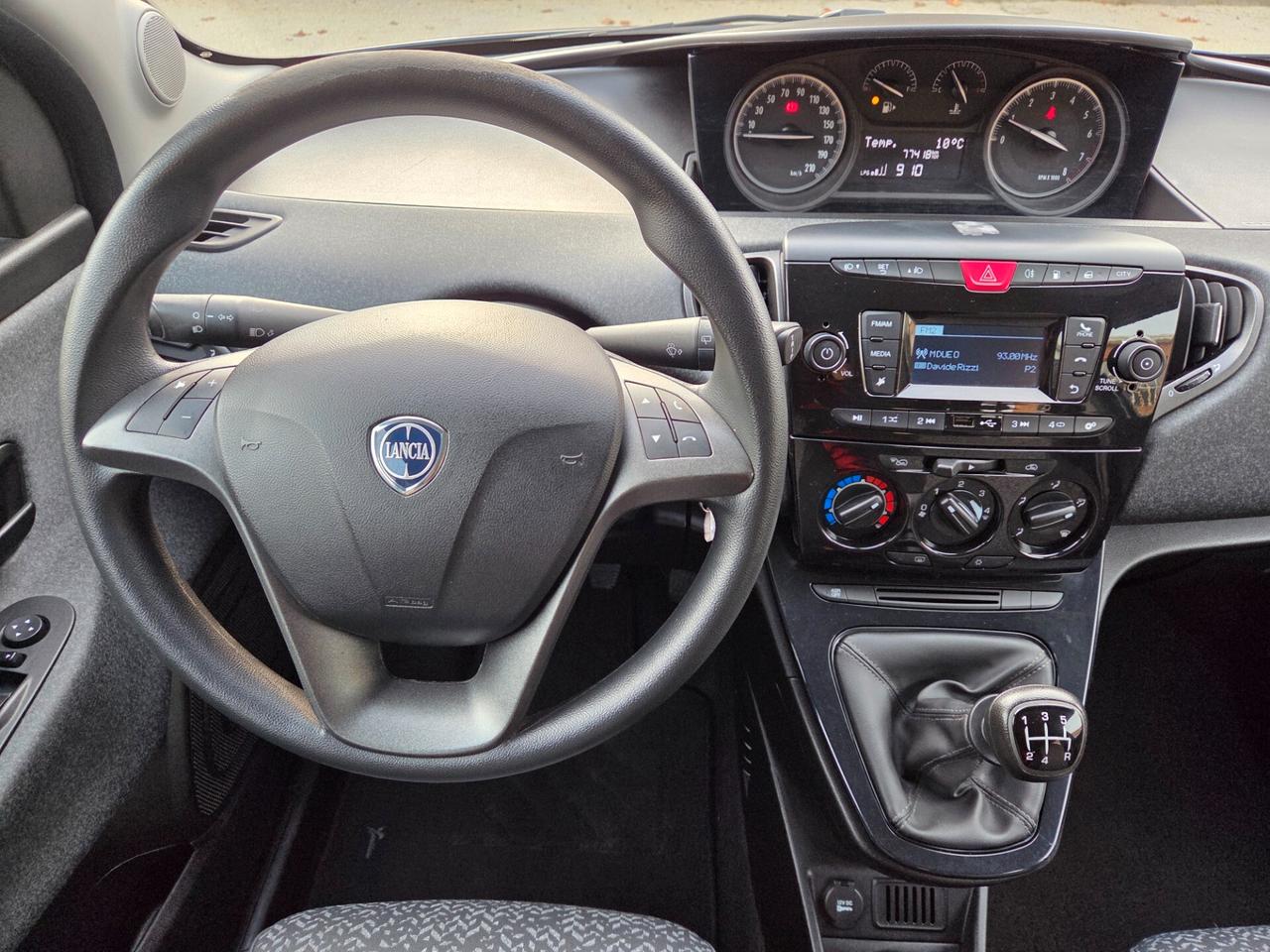 Lancia Ypsilon 1.2 69 CV 5 posti GPL Ecochic Elefantino Blu