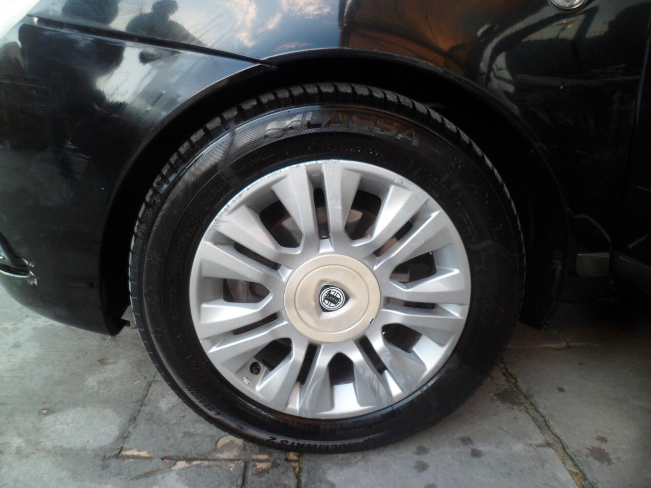 Lancia Ypsilon 1.3 MJT 90 CV MomoDesign 07