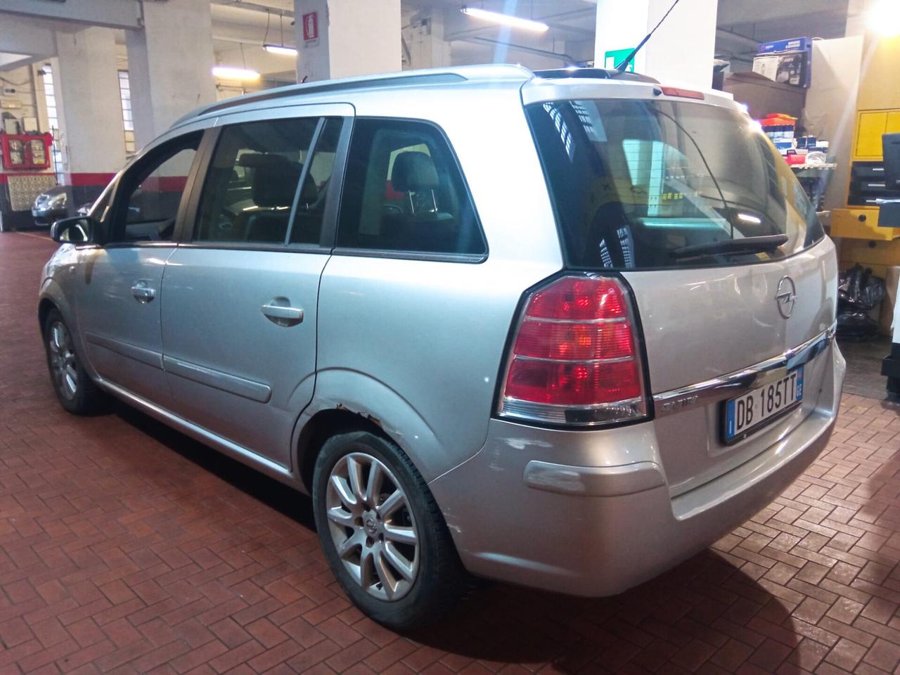 Opel Zafira 1.9 CDTI 120CV Cosmo 7 POSTI