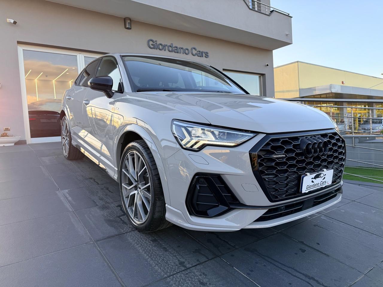 Audi Q3 SPB 40 TDI quattro 200cv S tronic line edition gesso