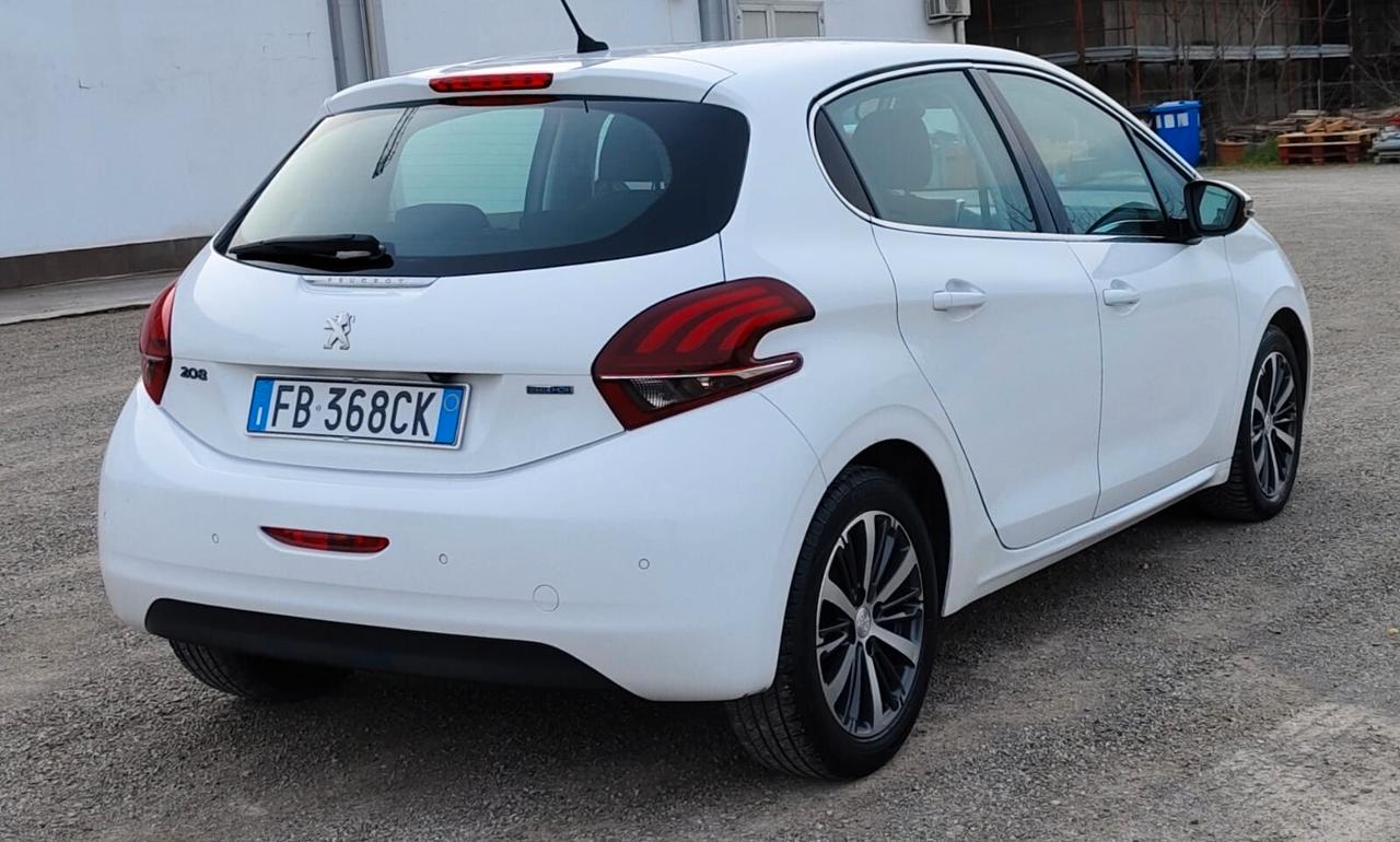 Peugeot 208 1.4 HDi 68 CV 5 porte Allure