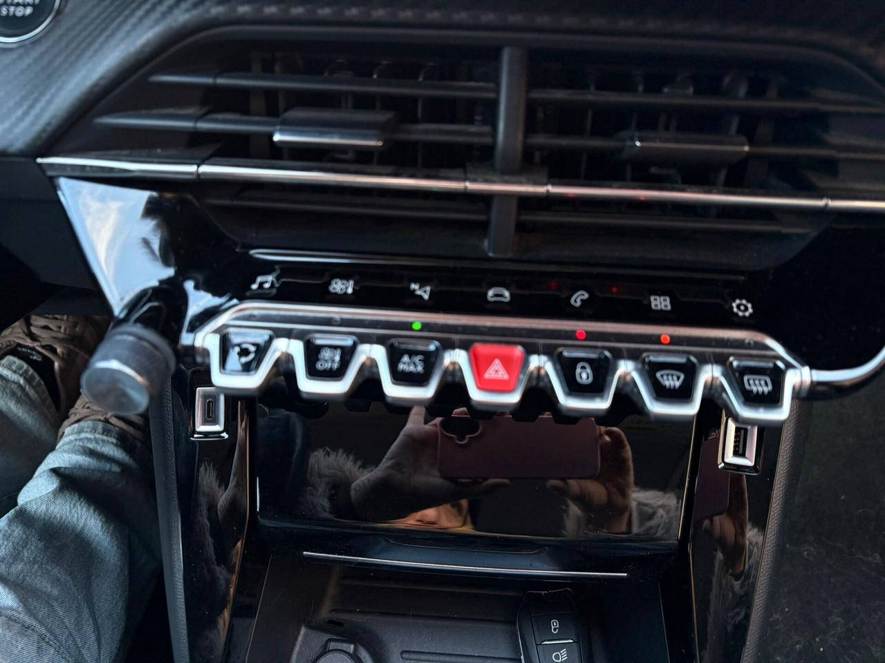 Peugeot 2008 Allure 2020 – Benzina, Unico Proprietario, Garanzia 12 Mesi!