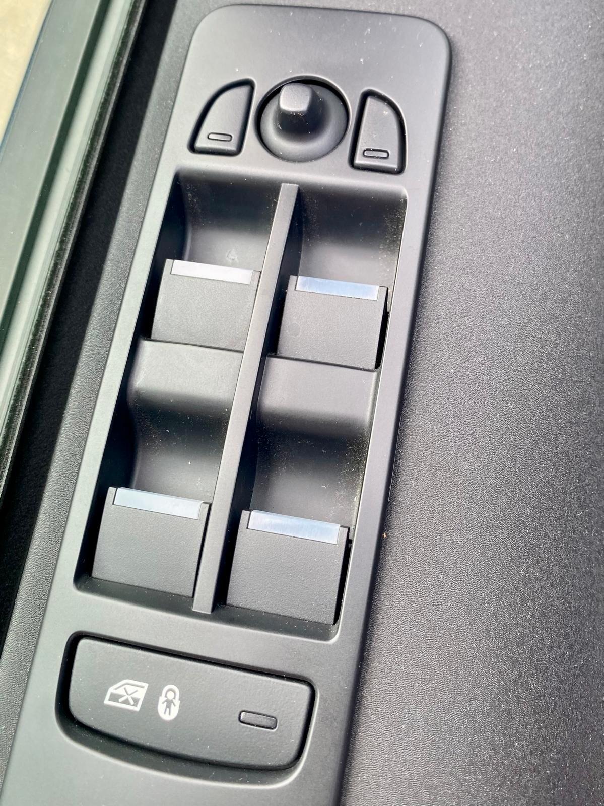 Land Rover Discovery Sport 2.0 TD4 180 CV AWD Auto R-Dynamic V. COCKPIT