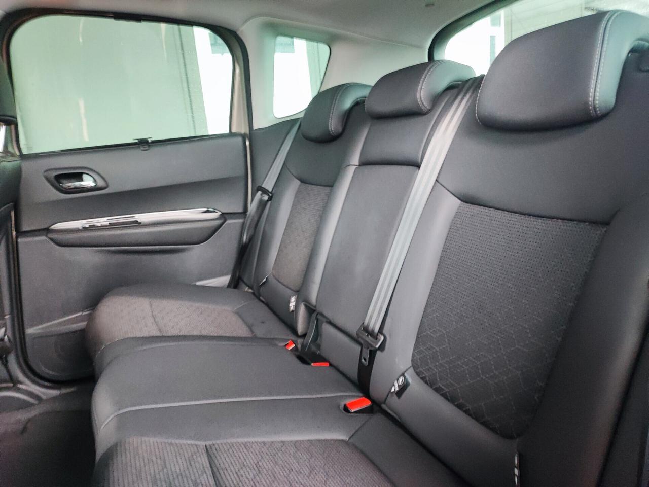 Peugeot 3008 BlueHDi 120 EAT6 S&S Allure