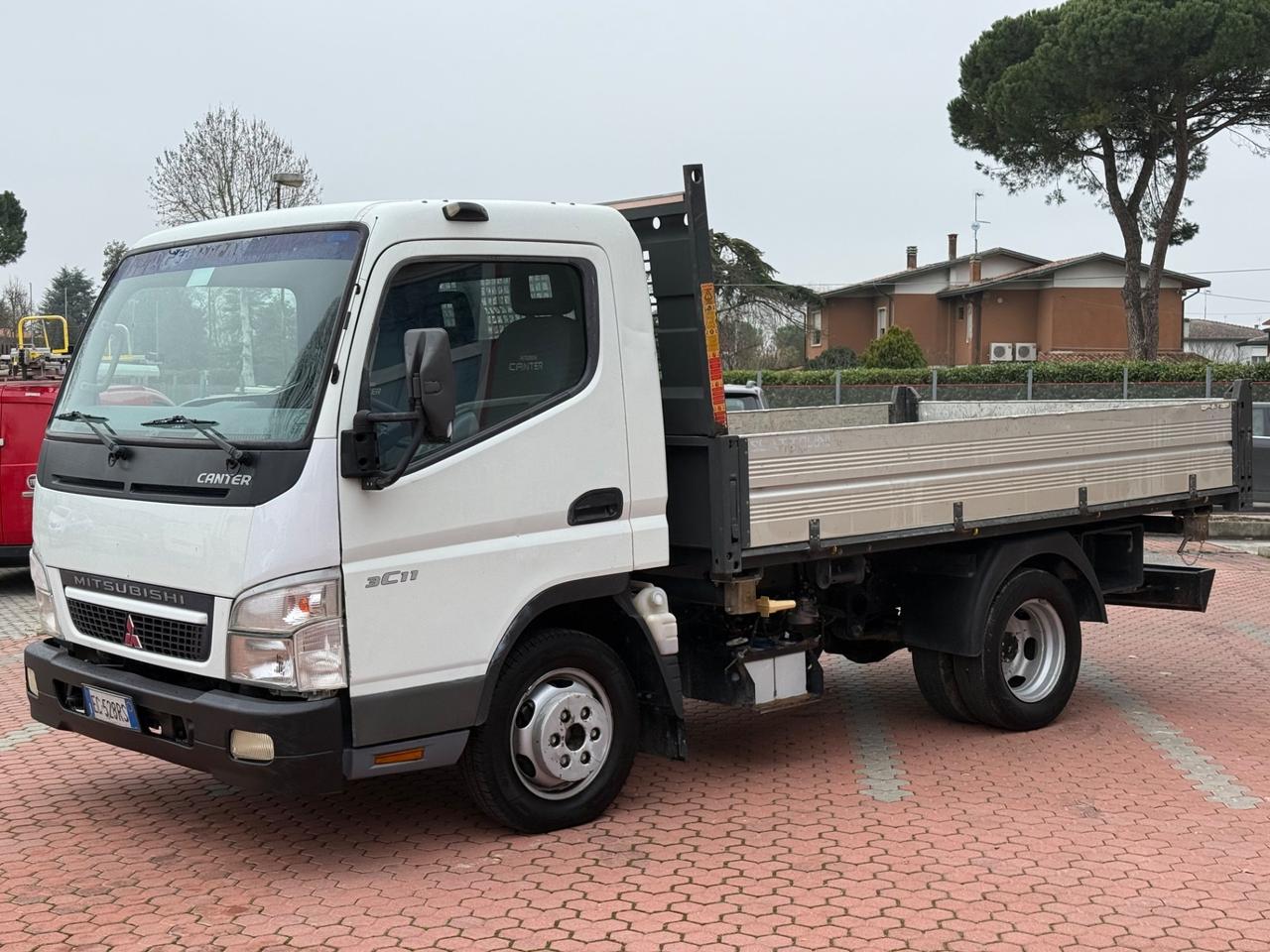 Mitsubishi Canter CASSONE RIBALTABILE 3C11/38 3.0 TDI PLM Cabinato Comfort prezzo iva esclusa