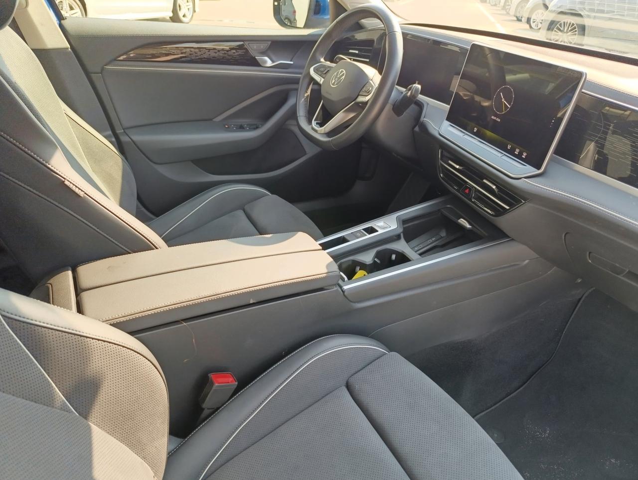 Volkswagen Passat 2.0 tdi scr R-Line 150cv dsg