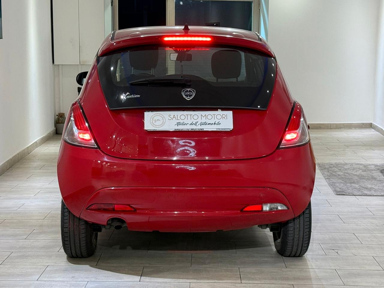 Lancia Ypsilon anno 2017 motore nuovo KM0