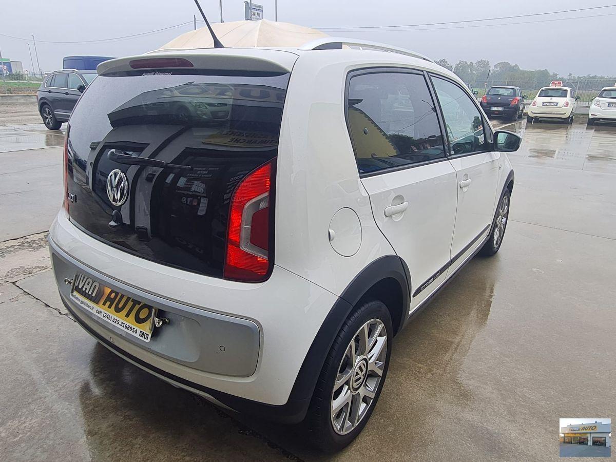 VOLKSWAGEN Up! 75 CV 5 porte cross