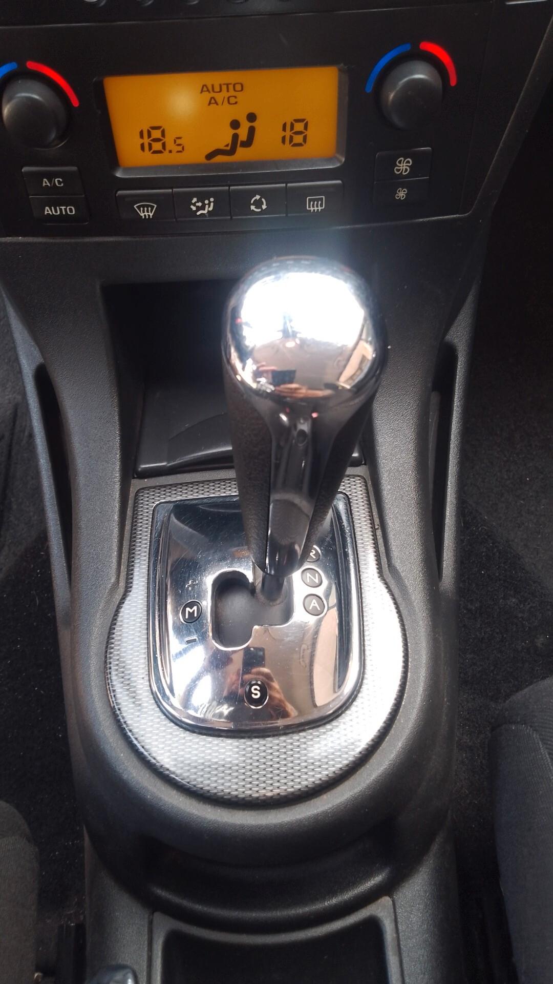 Citroen C4 Coupé 1.6 HDi 110CV FAP AUTOM NEOP 08