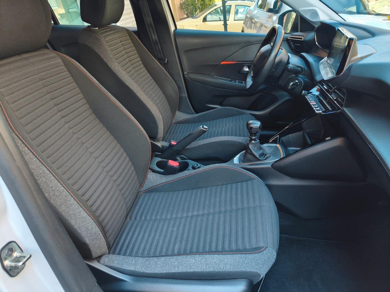 Peugeot 208 1.5 diesel 102 CV