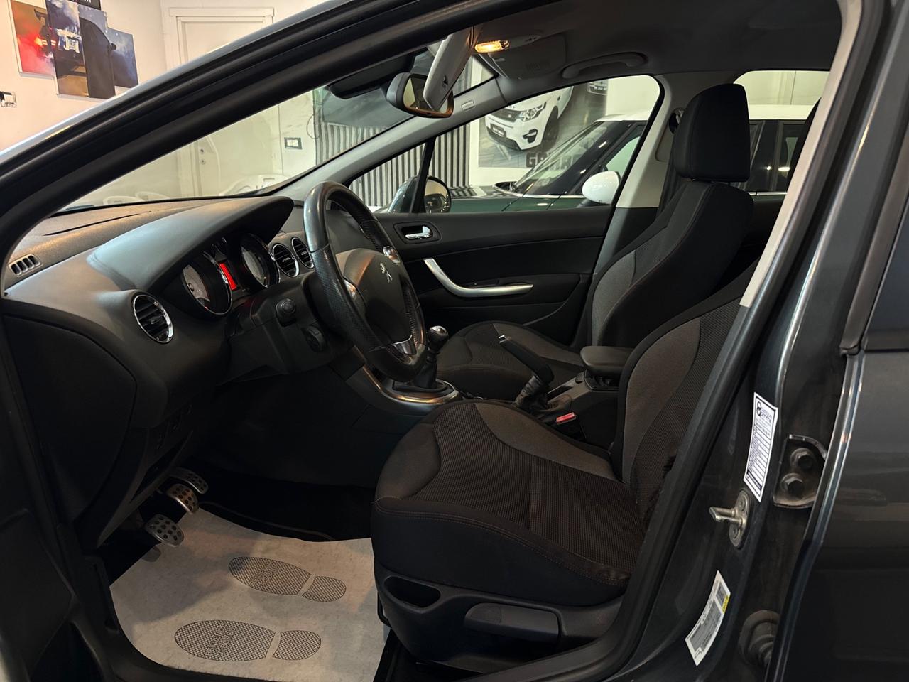 Peugeot 308 1.6 diesel anno 2013 neopatentati