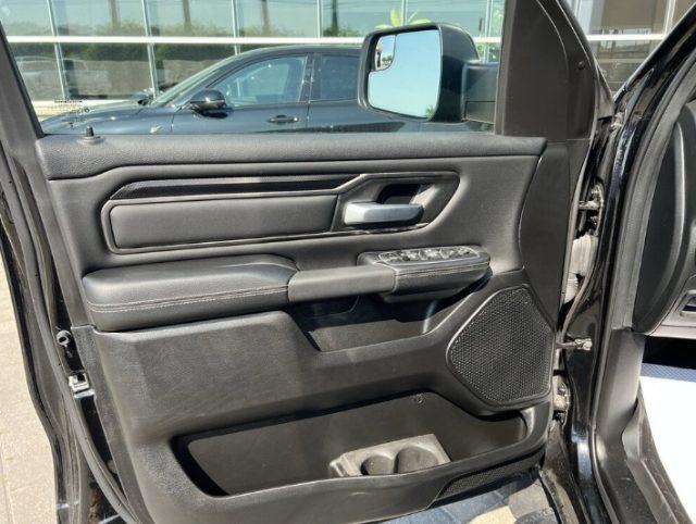 DODGE RAM 5.7 V8 Crew Cab Sport CLEAN TITLE N1