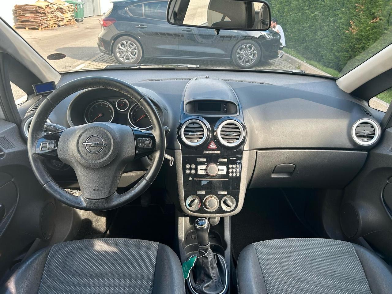 Opel Corsa 1.2 5 porte Cosmo