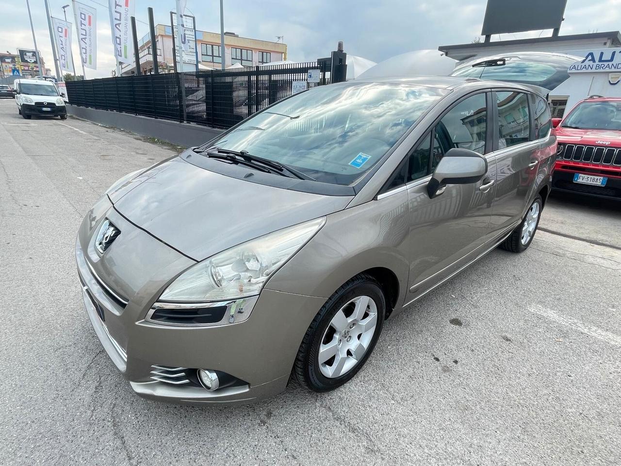 Peugeot 5008 1.6 e-HDi 112CV Stop&Start cambio robotizzato Family