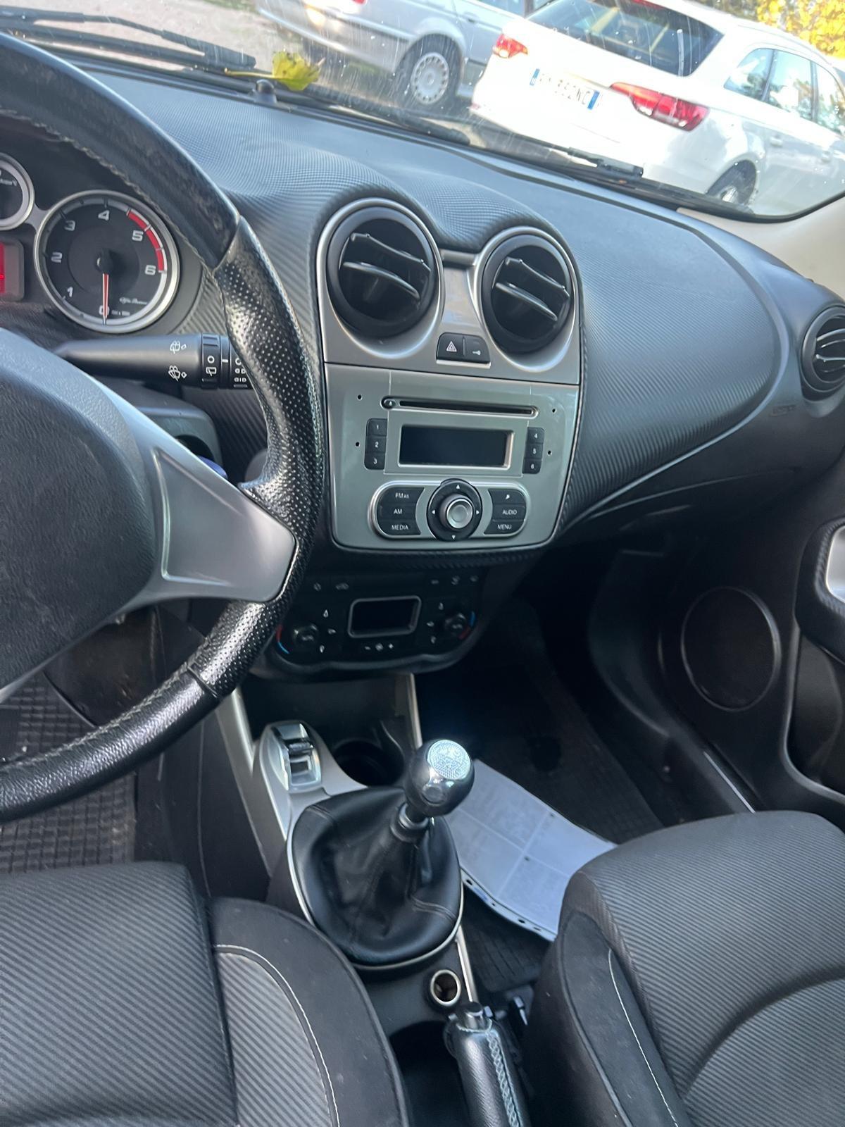 Alfa Romeo MiTo 1.6 JTDm 16V Distinctive Sport Pack