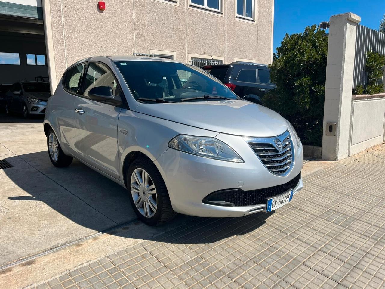 Lancia Ypsilon 1.3 MJT 16V 95 CV 5 porte S&S Silver