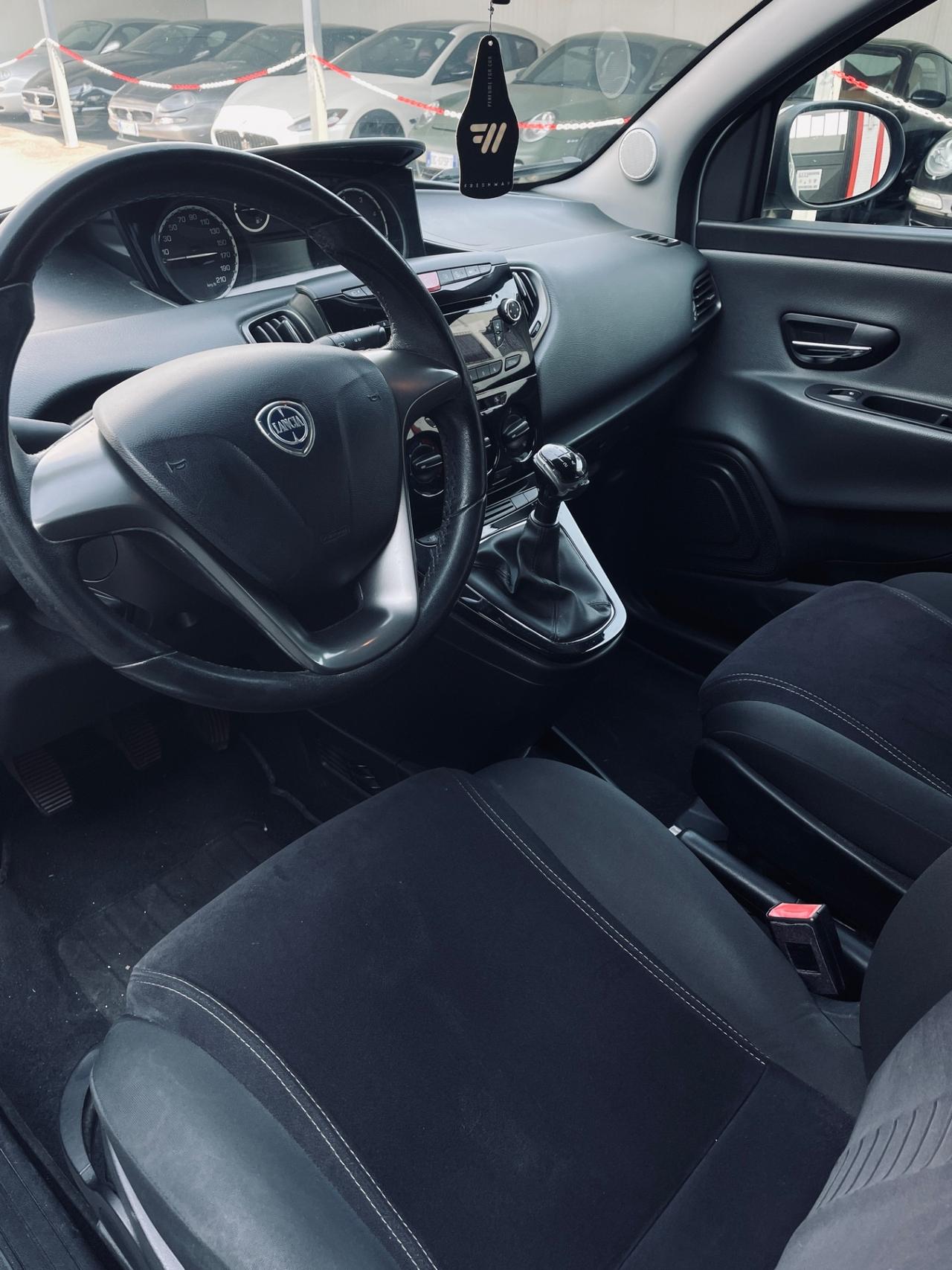 Lancia Ypsilon 1.3 MJT 5 porte S&S Gold