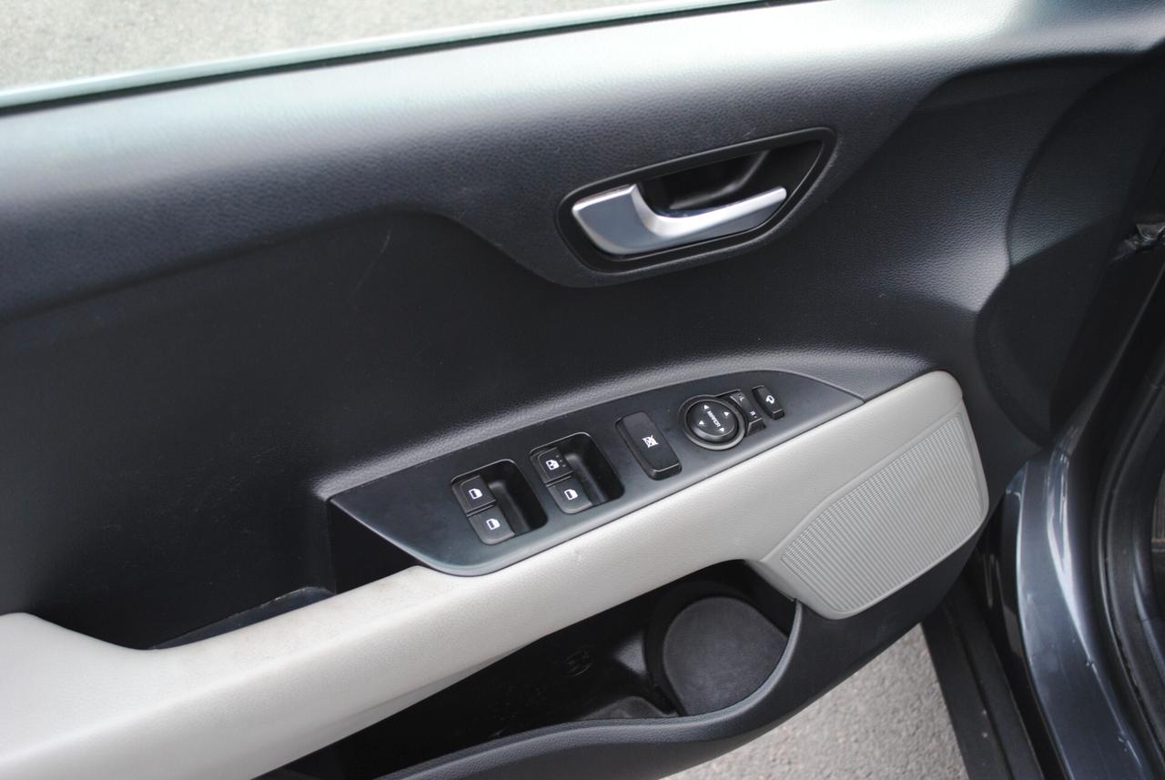 KIA STONIC 1.6 CRDI 110 CV