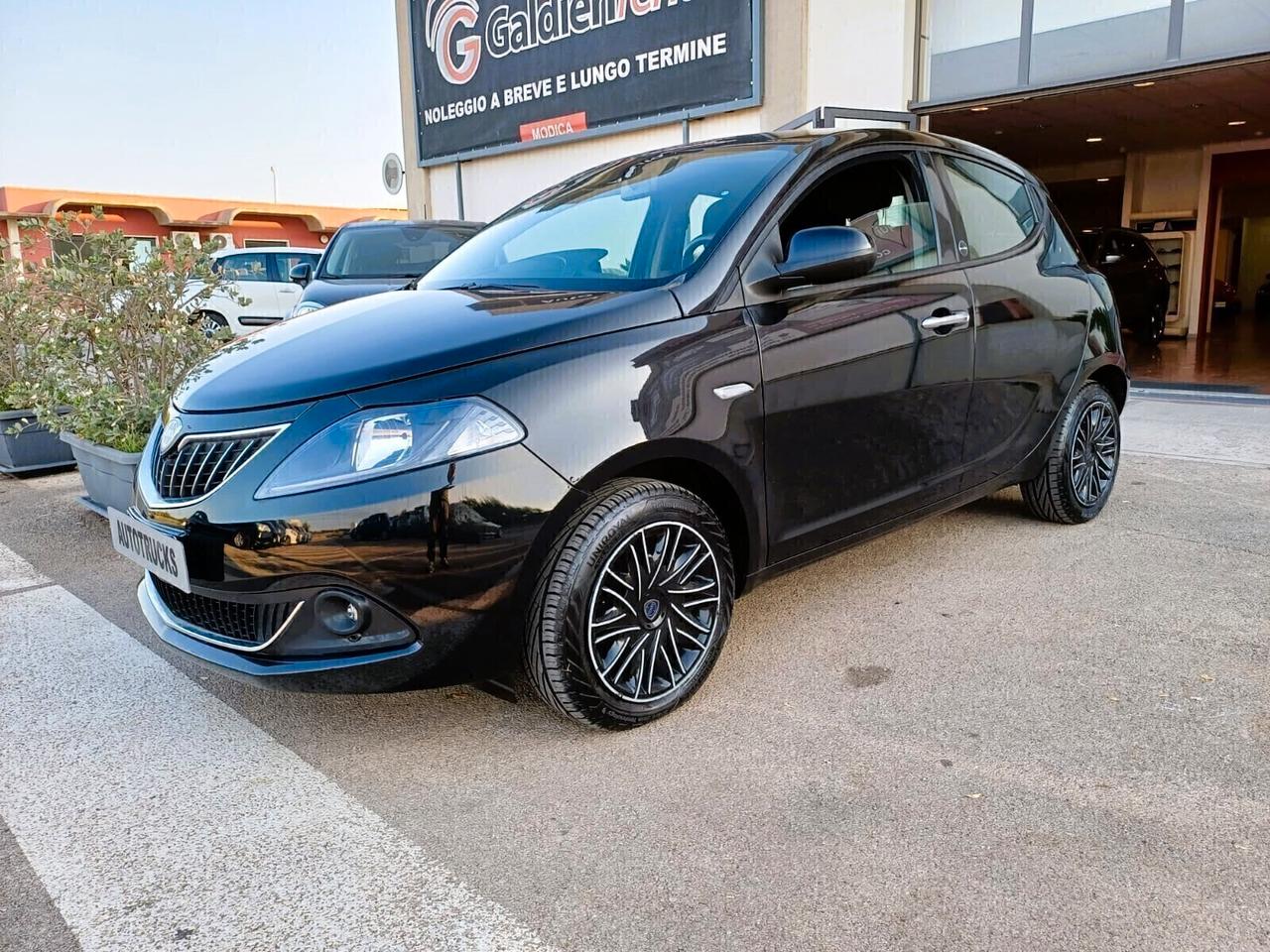 Lancia Ypsilon 1.0 FireFly 5 porte S&S Hybryd Gold