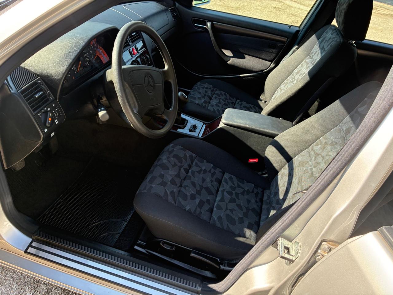 Mercedes-benz C 180 benzina 24.000 km pari nuovo