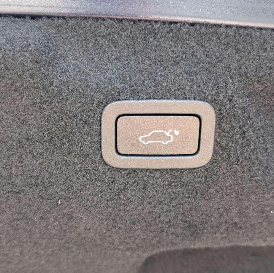 Jaguar XE 2.0 250cv R-Dynamic SE Pelle Navi