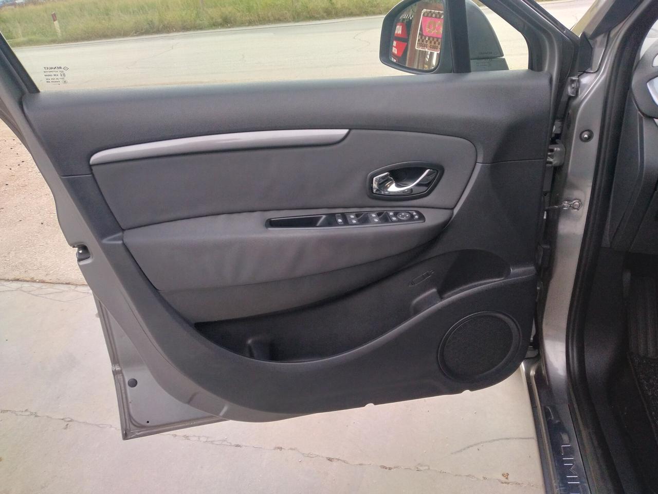 Renault Scenic Scénic XMod 1.5 dCi 110CV Limited