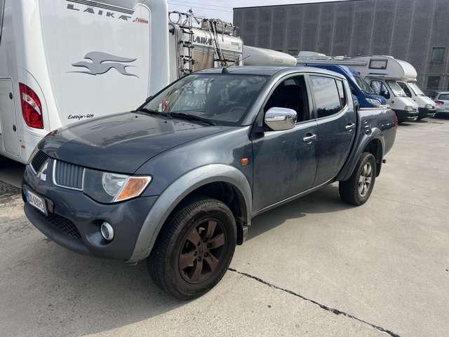 Mitsubishi L200 d.cab 2.5 di-d Intense