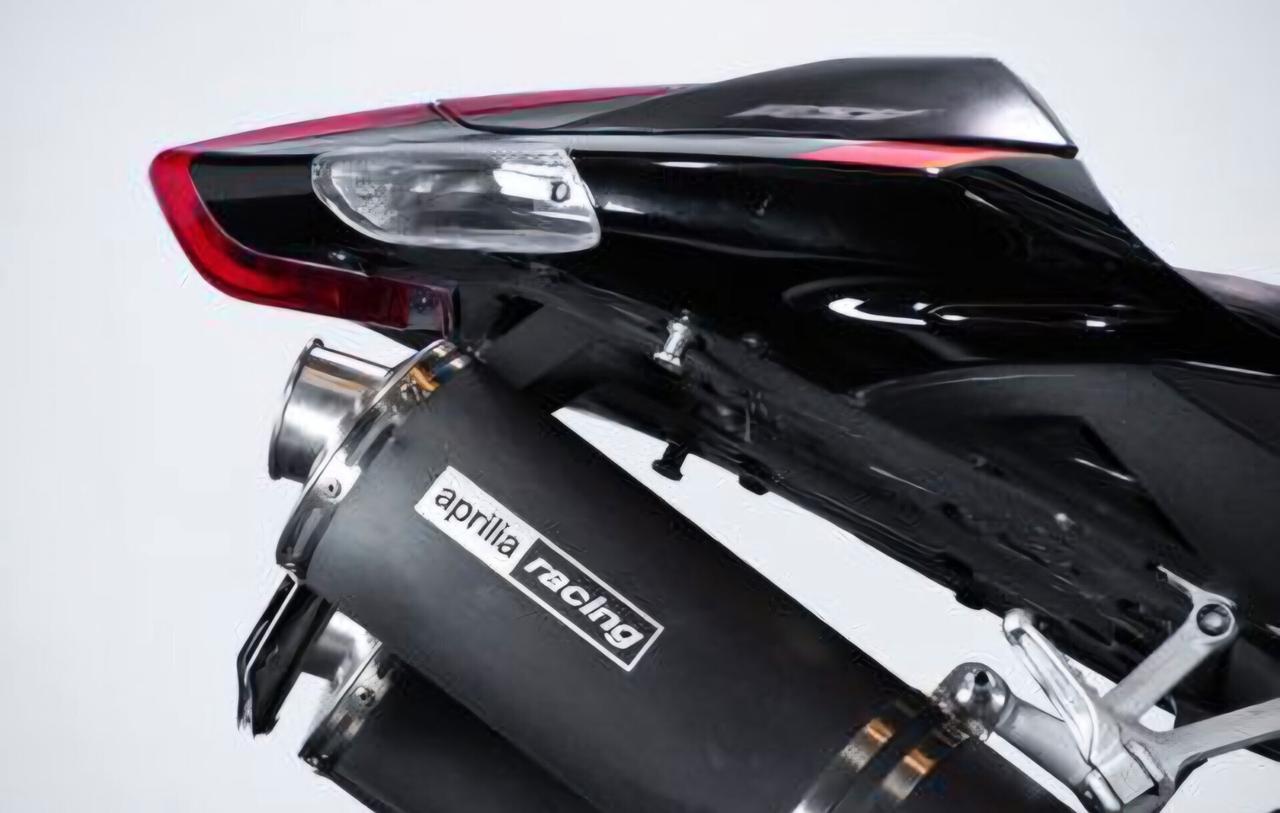 Aprilia Rsv 1000 r Solo 1.100 km