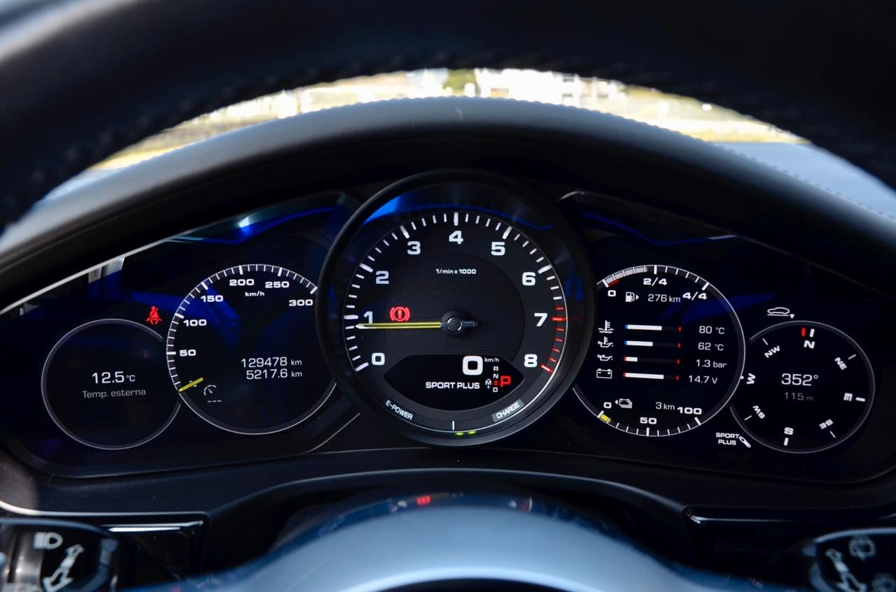 PORSCHE PANAMERA SPORT TURISMO 2.9 4 E-HYBRID PLUG-IN 330cv PDK, SERVICE PORSCHE, TETTO, SOFT CLOSE, BOSE, FARI PDLS, SOSPENSIONI PNEUMATICHE, PERMUTE