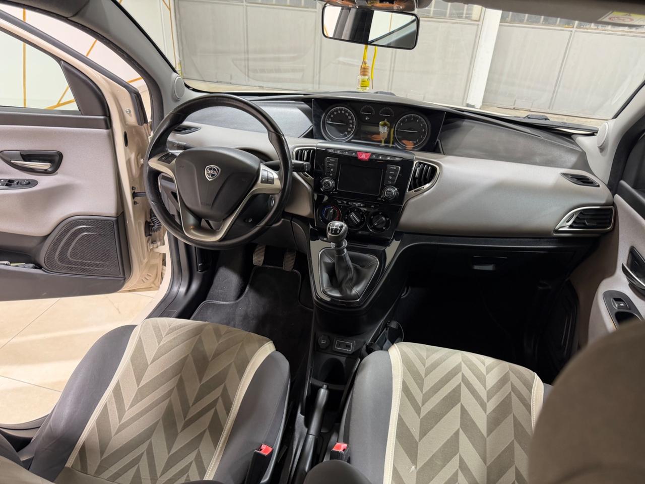 Lancia Ypsilon 1.2 69 CV 5 porte GPL Ecochic Gold