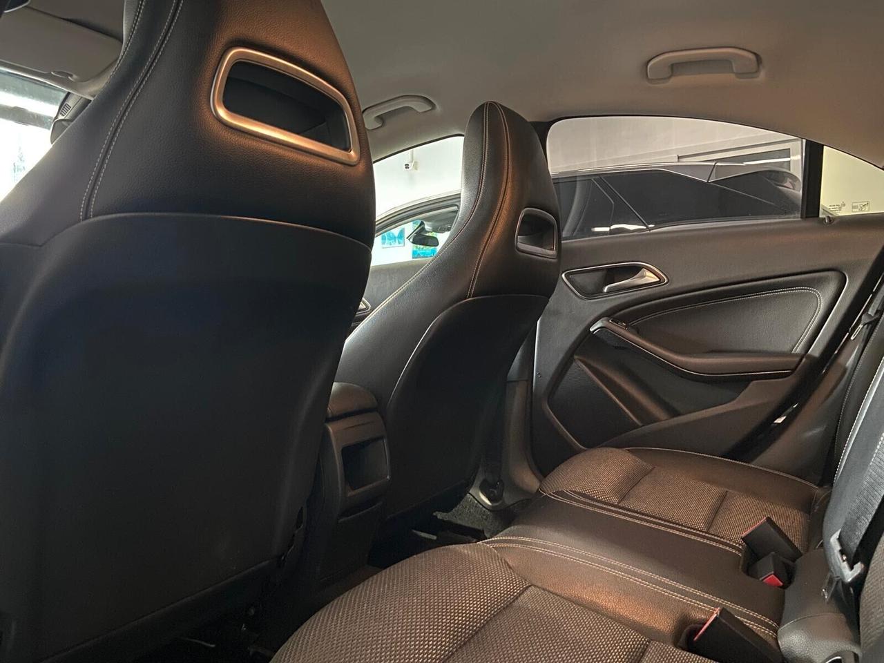 Mercedes-benz CLA 180 Premium Night Edition Pack