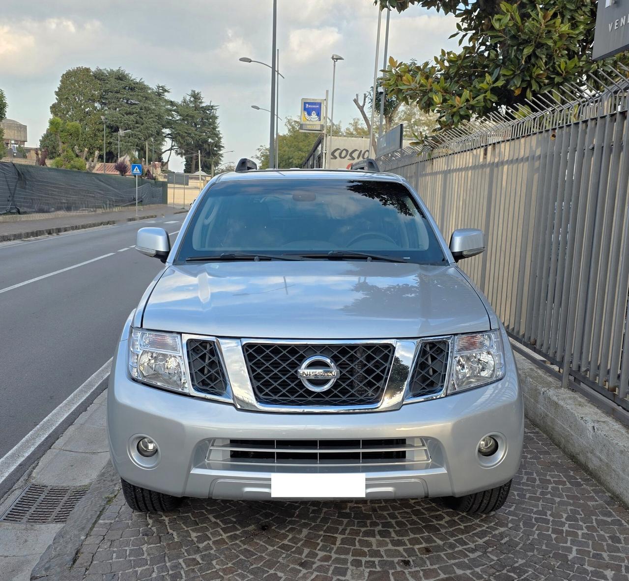 Nissan Pathfinder 2.5 dCi LE Auto 7 Posti