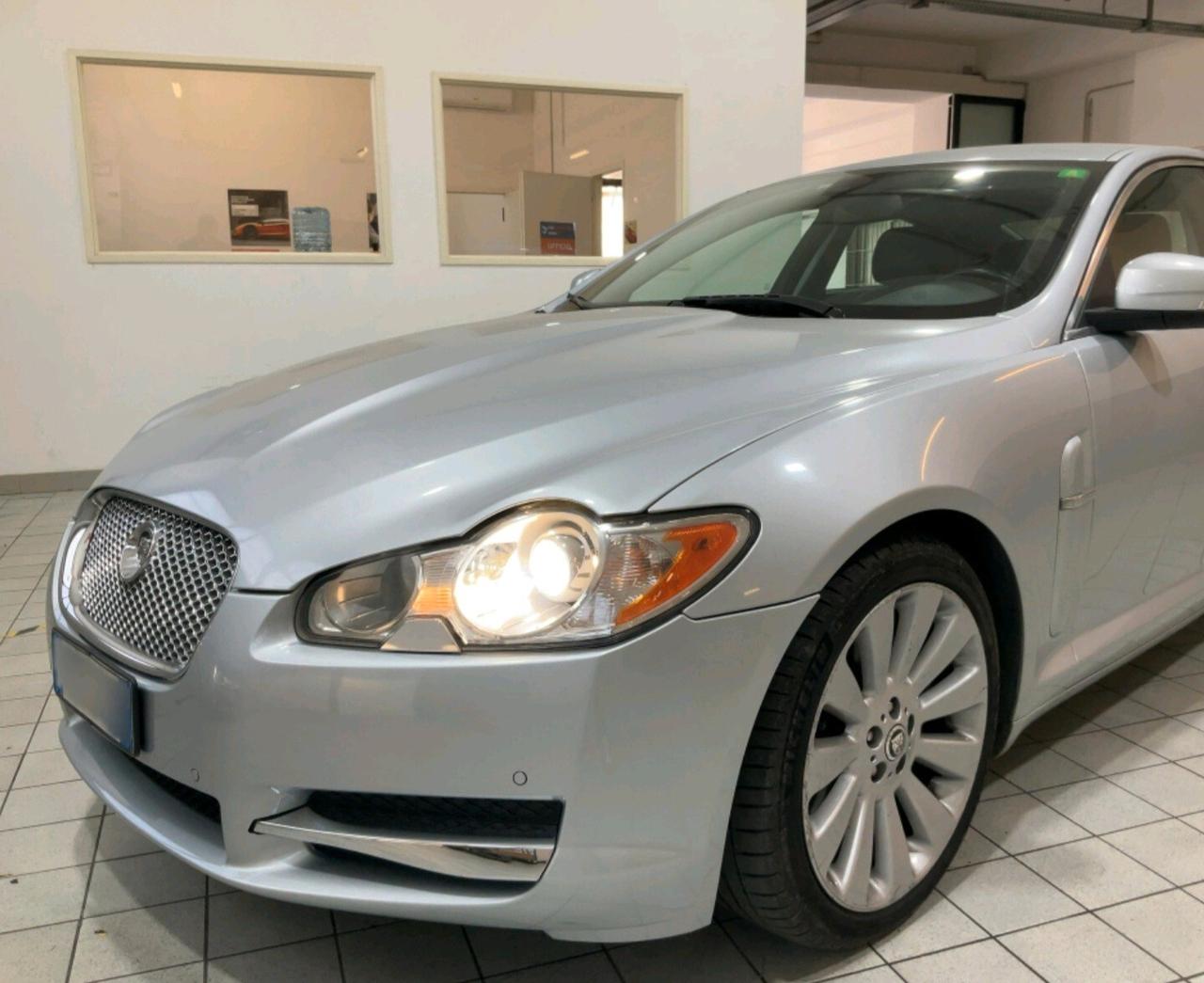 Jaguar XF 2.7D V6 Premium Luxury