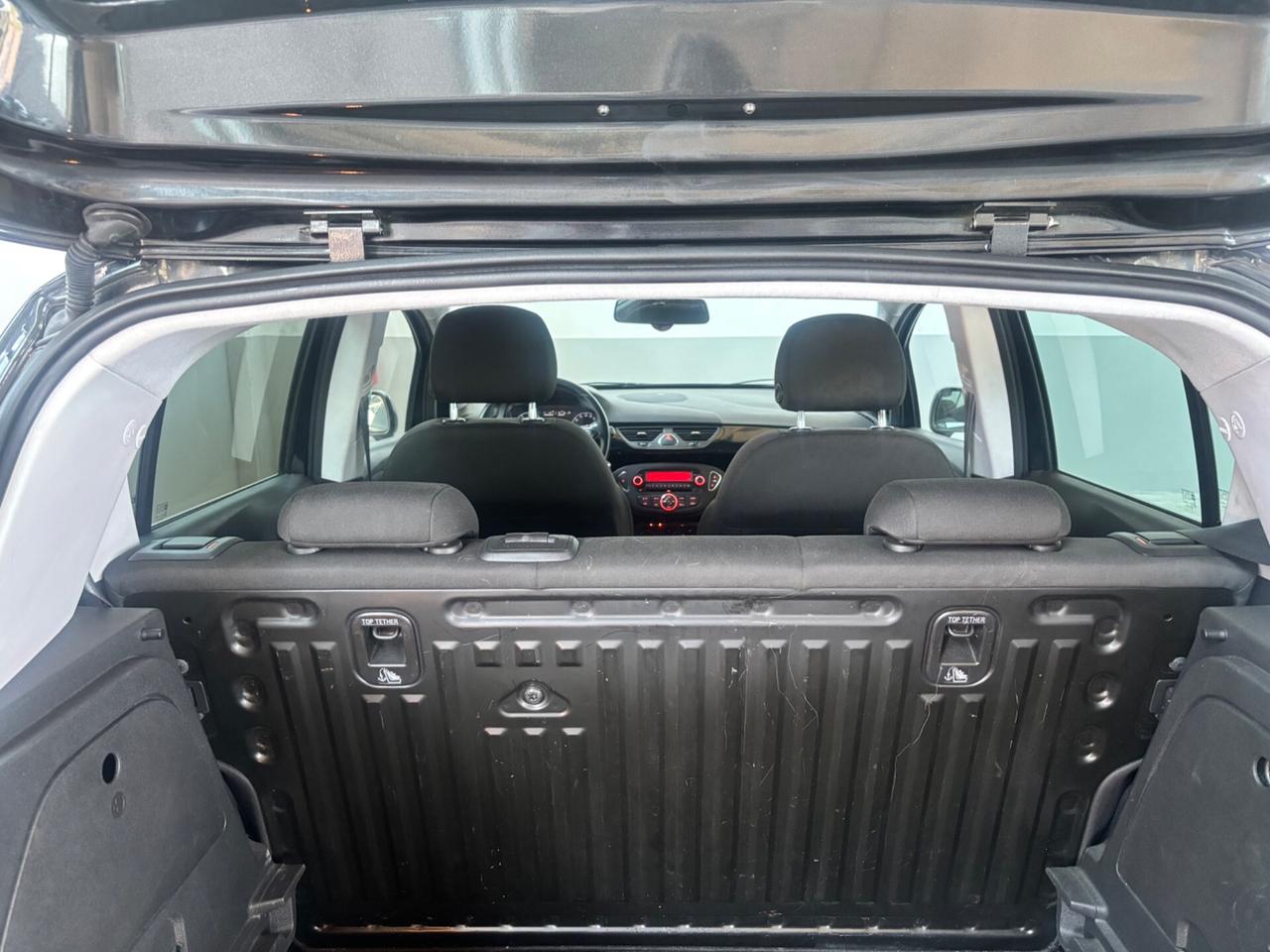 Opel Corsa 1.2 5 porte b-Color