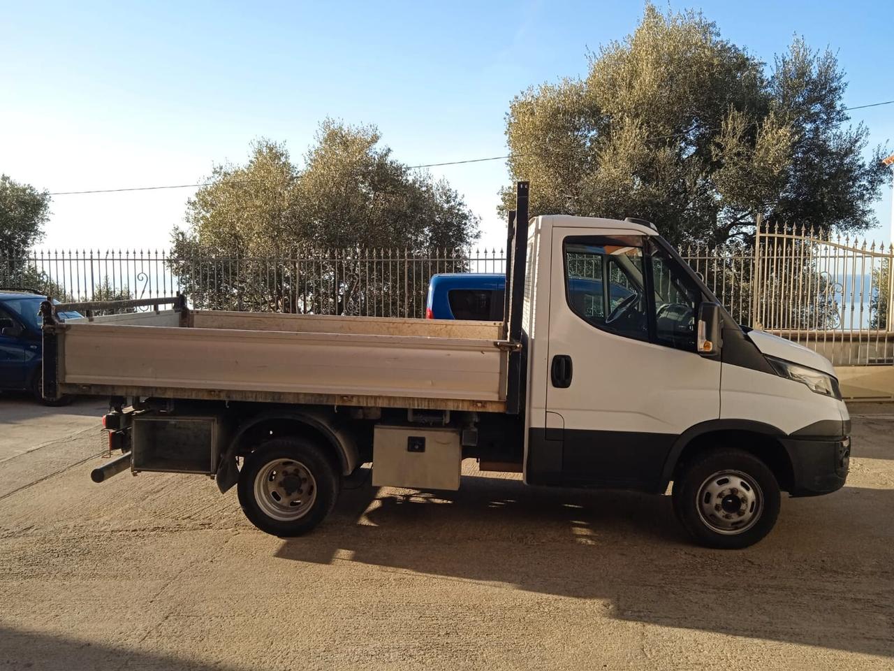 Iveco Daily 35C12 2.3 RIBALTABILE TRILATERALE