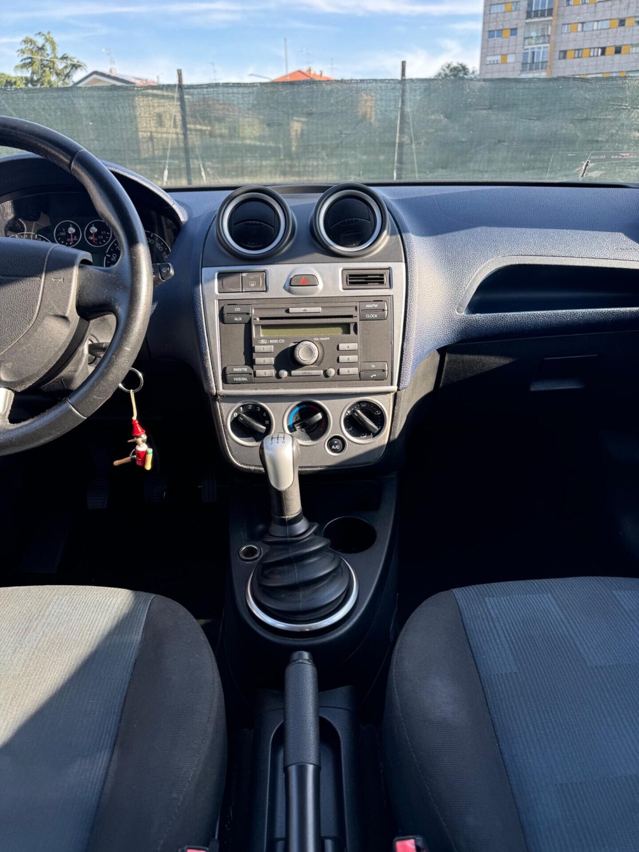 Ford Fiesta 1.2 16V 5p. Ghia