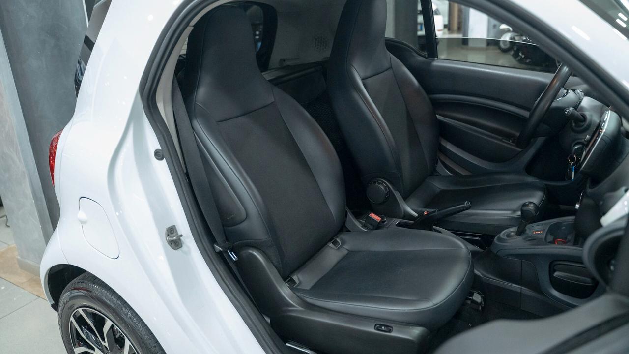 Smart ForTwo 1.0 YOUNGSTER 71 CV TWINAMIC AUTO NAVI PELLE FULL