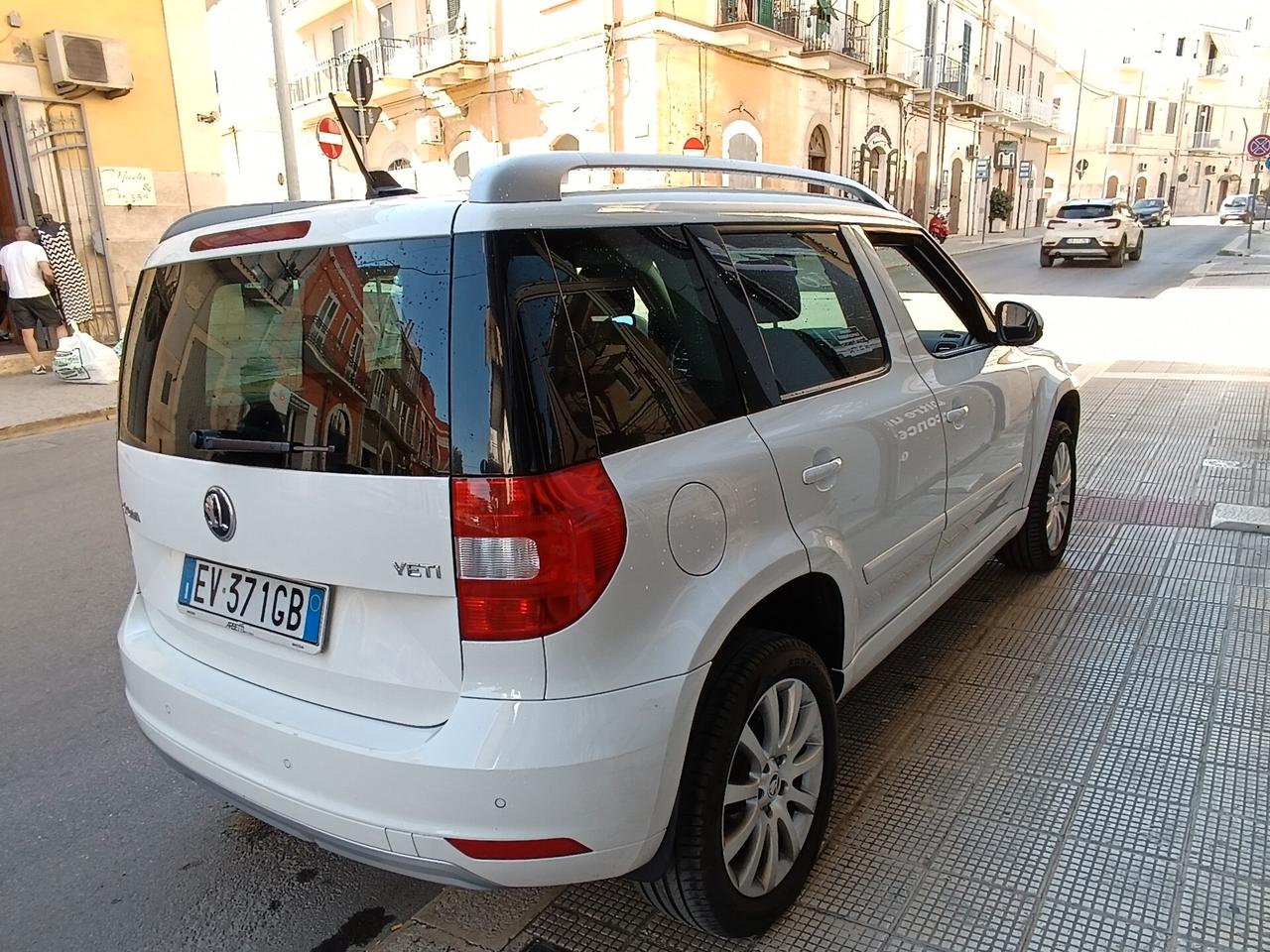 Skoda Yeti Outdoor 2.0 TDI 110CV AMBITION NAVI CAMERA FULL