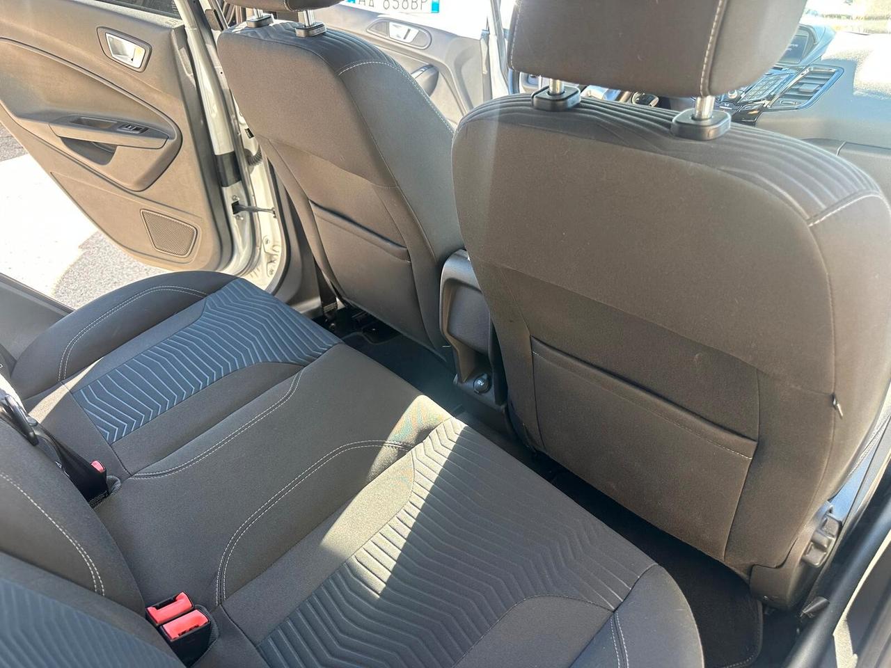 Ford Fiesta 1.5 TDCi 75CV 5 porte Black & White Edition NEOPATENTATI