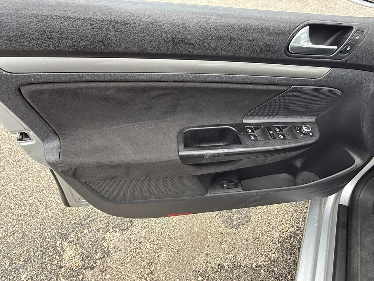 Volkswagen Golf 2.0 TDi Sportline UNIPROPR