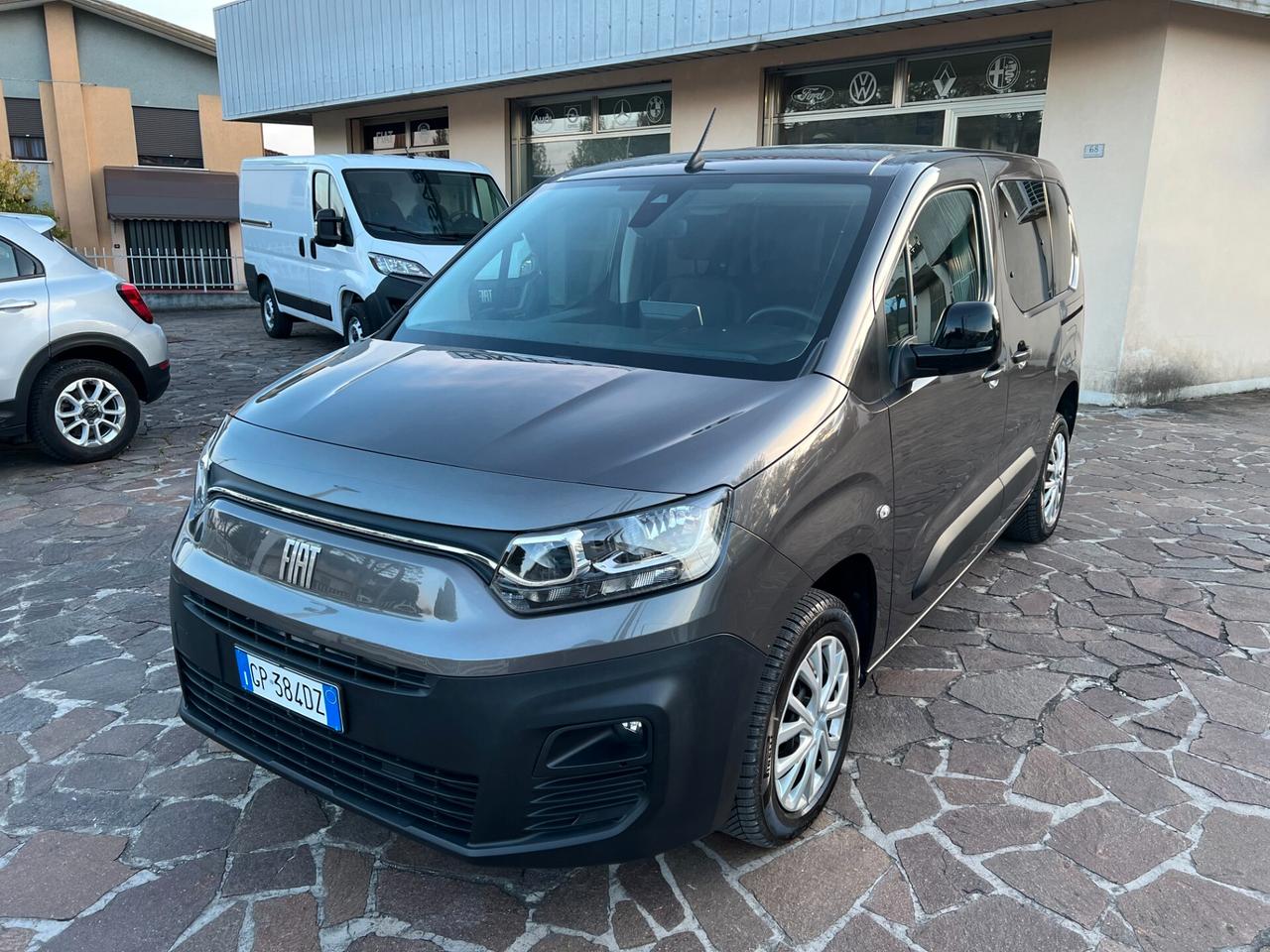 Fiat Doblo 1.5 BlueHdi 130CV AT8 Combi N1 Autocarro 5 posti