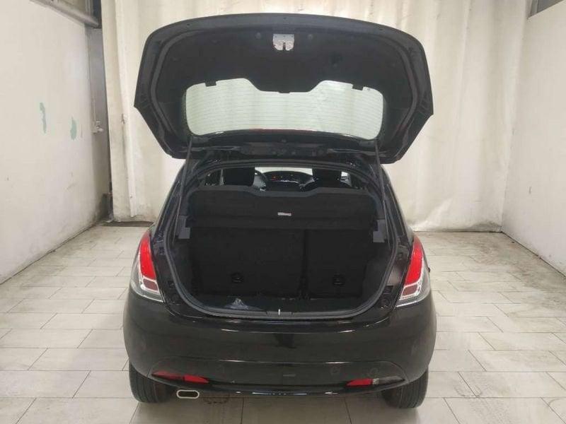 Lancia Ypsilon 1.0 firefly hybrid Platino s&s 70cv