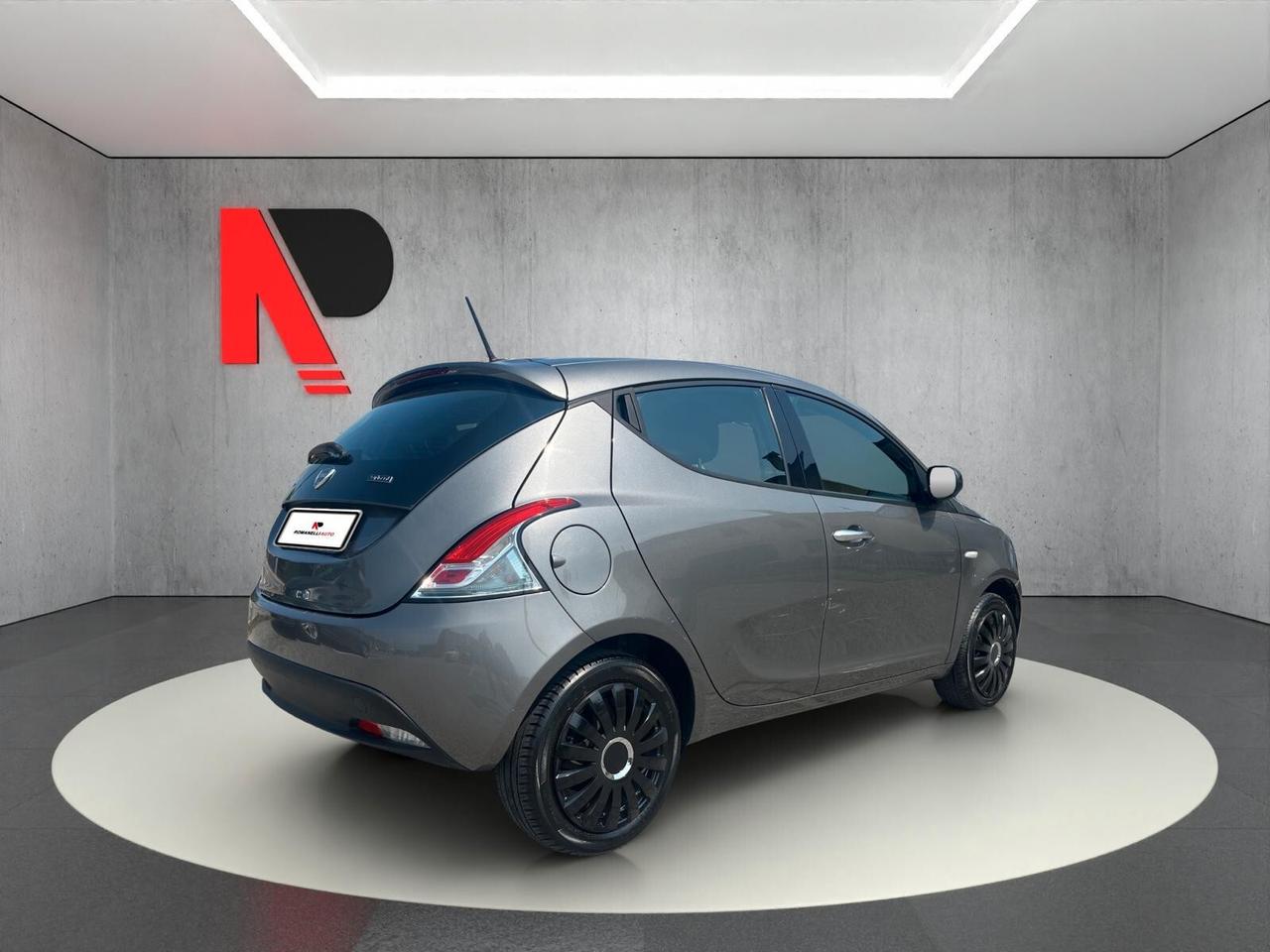 Lancia Ypsilon 1.0 FireFly 5 porte S&S Hybrid Silver Plus