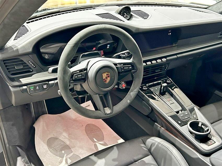 Porsche 911 Coupe 3.6 Carrera GTS auto