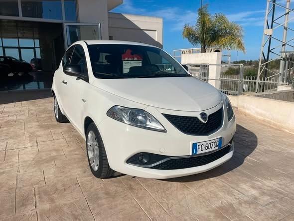 Lancia Ypsilon 1.2 69 CV 5 porte Gold