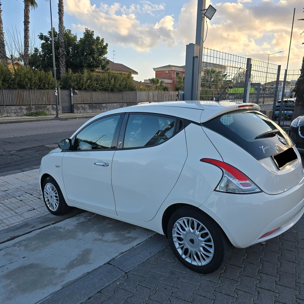 Lancia Ypsilon 1.2 69 CV 5 porte Platinum