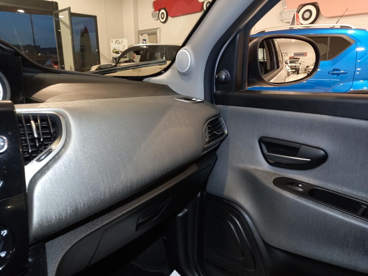 Lancia Ypsilon 1.2 69 CV 5 porte S&S Silver